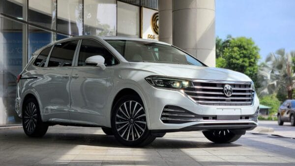 Volkswagen Viloran Premium